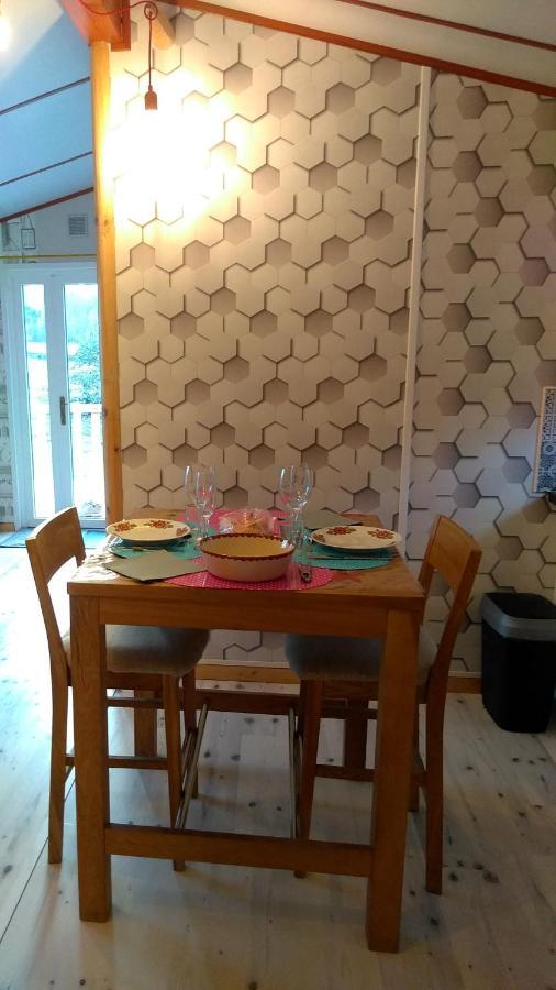 Arrest Le Haut Village Chambre D'Hotes Mobi-Loft Cosy Sauna ,Douche ,Chromotherapie المظهر الخارجي الصورة